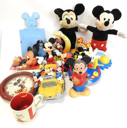 null ENSEMBLE MICKEY MOUSE : jouets pour enfants, figurines, peluches, pendule, tasses,...