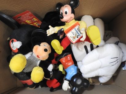 null MICKEY MOUSE : Peluches, cartable, figurines, jouets (...).