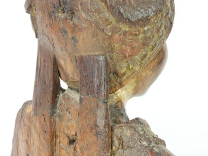 null BUSTE en bois sculpté représentant Saint Wenceslas. Traces anciennes de polychromie....
