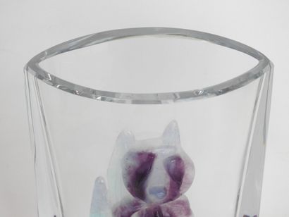 null DAUM France : Vase en cristal avec application de pâte de verre en forme d'iris....