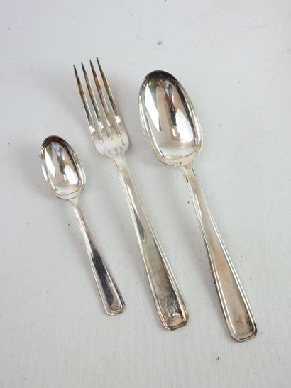 null BOULENGER: Silver-plated metal household set including twelve large cutlery,...