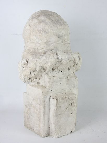 null TETE DE FEMME en platre originale non signé. Début XXeme siècle. H: 43 cm (usures...