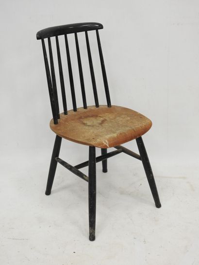 null Imari TAPIOVAARA (1914-1999) : Chaise modèle fanette. H. 84 cm. Usures et d...