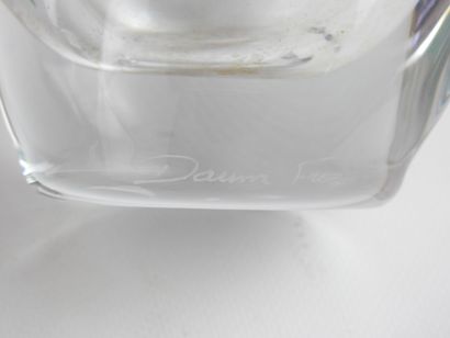 null DAUM France : Vase en cristal avec application de pâte de verre en forme de...