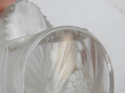 null LALIQUE France : Coq en cristal moulé pressé. H.: 20.5 cm. Signé au revers