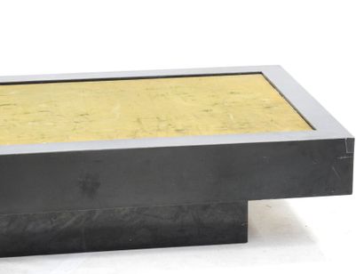 null IMPORTANTE TABLE BASSE rectangulaire à structure étagée en bois laqué noir,...