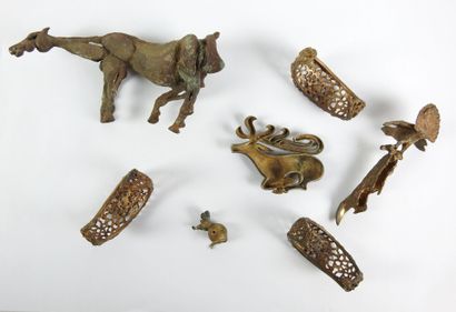 null CINQ SCULPTURES ANIMALIERES en cuivre : cheval, tétras, cerf et souris. Joint...
