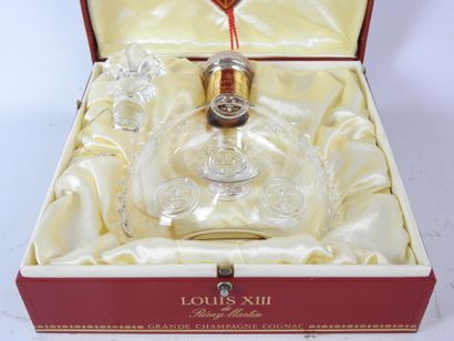 null BACCARAT. Flacon à Grand Champagne Cognac Louis XIII de Rémy Martin dans son...
