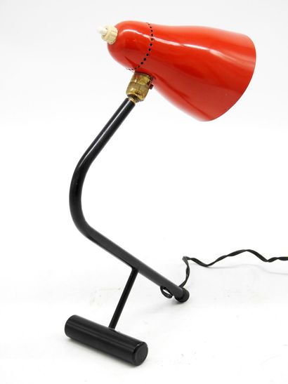 null Giuseppe OSTUNI (dans le gout de) : Lampe de table en métal noirci et rouge....