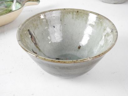 null Jean-Pierre VIOT (born in 1936): Salad bowl, bowl and photophore in stoneware....