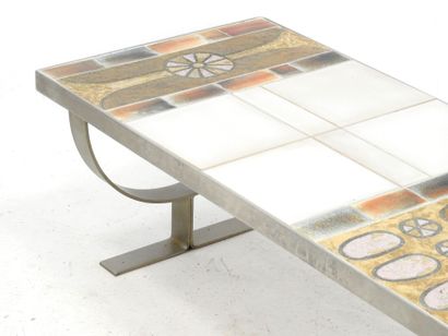 null Jean GREGORIEFF (né en 1931) 

Table basse rectangulaire à structure en métal...