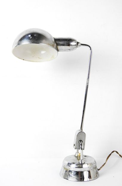 null Lampe de bureau JUMO modèle 605 en métal chromé, la tête orientable, le fût...