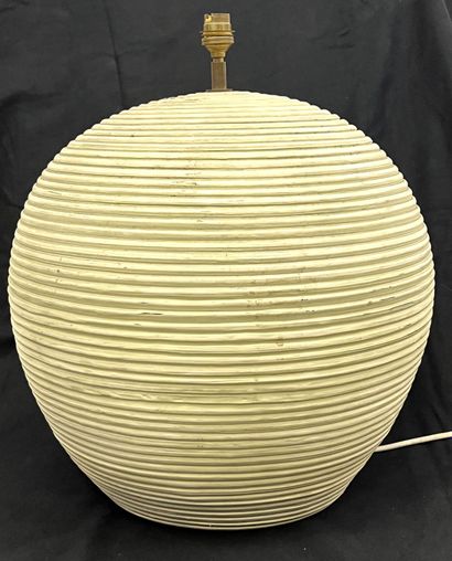 null ALESSI (éditeur) : Pied de lampe de forme boule en céramique crème non émaillée...