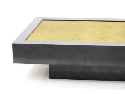 null IMPORTANTE TABLE BASSE rectangulaire à structure étagée en bois laqué noir,...