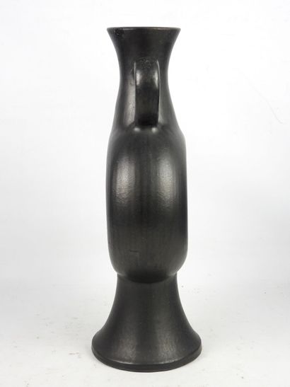 null Robert PICAULT (1919-2000): Black glazed ceramic ring vase with two handles....