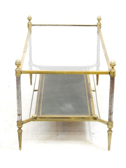 null Maison BAGUES : Table basse à plateau rectangulaire en verre encadré de bronze...