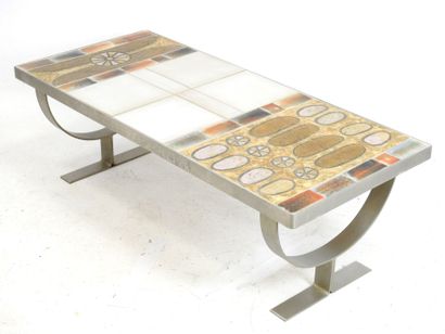 null Jean GREGORIEFF (né en 1931) 

Table basse rectangulaire à structure en métal...