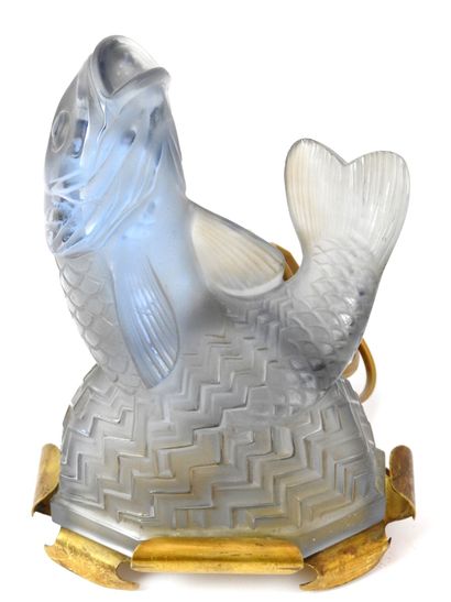 null Pierre d'AVESN (1901-1990): 

Nightlight in the shape of a Koi Carp in satin-finished...