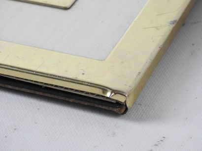 null ROLEX : Miroir rectangulaire en métal doré et argenté. Années 1970. 39 x 32...