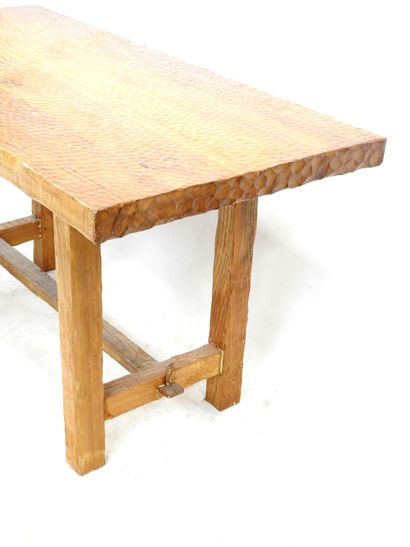 null DINING ROOM TABLE in blond wood, the top worked with a gouge. Modern work. 76...
