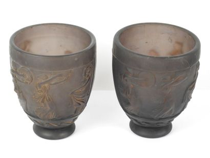 null Georges de FEURE (1868-1943). Deux vases à corps ovoïde sur talon à décor de...