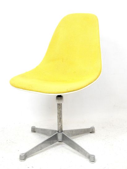 null Charles & Ray EAMES : Chaise de bureau PSC, la coque en fibres de verre, piétement...