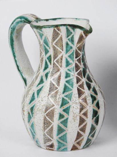 null Robert PICAULT ( 1919-2000): Two ceramic pitchers, one turquoise enamelled on...