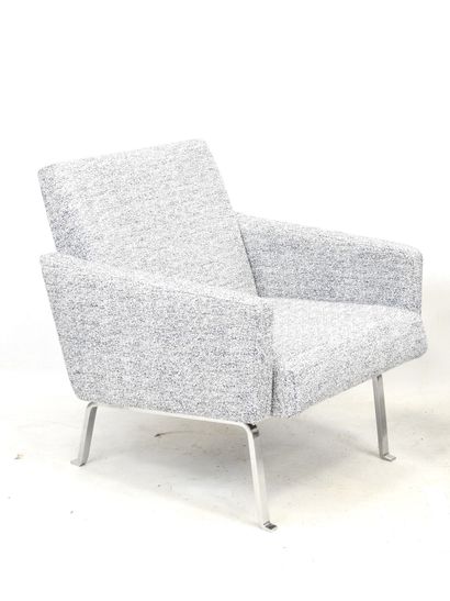 null Geoffrey HARCOURT (born 1935): Two armchairs that can form a pair, model 461,...