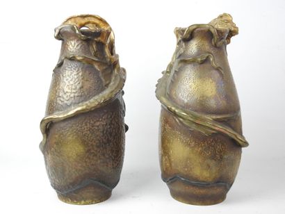 null Attribué à Eduard STELLMACHER (1868 - 1945) pour Amphora 

Rare paire de rares...