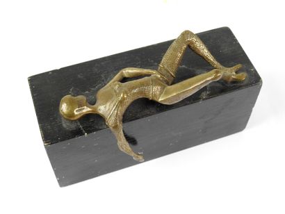 null Michel AUDIARD (né en 1951). : La belle endormie. Epreuve en bronze patiné,...