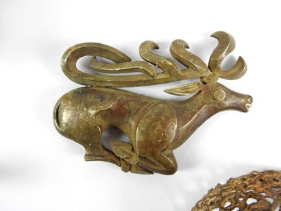 null CINQ SCULPTURES ANIMALIERES en cuivre : cheval, tétras, cerf et souris. Joint...