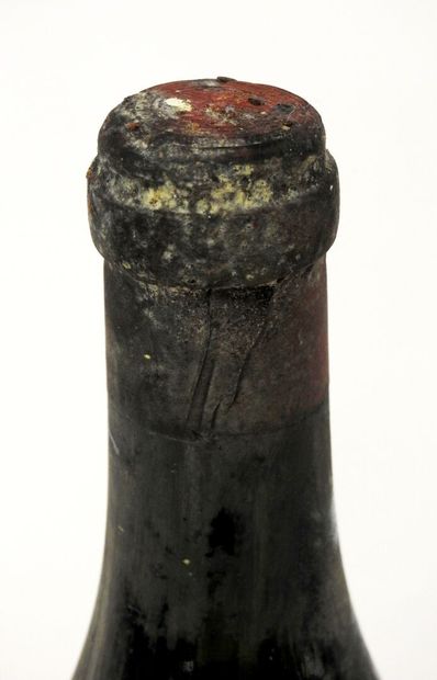 null 1 bouteille
Vosne Romanée - La grande Rue - Domaine Henri Lamarche - 1936 ?
Usures...