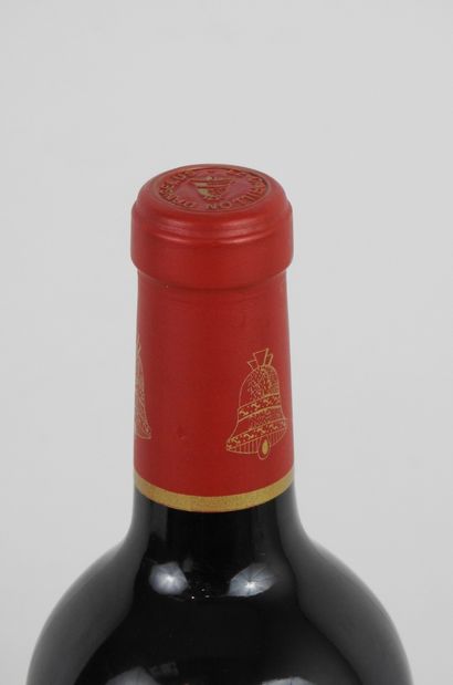 null 1 bouteille
Le Carillon d'Angélus - Saint Emilion - 2012