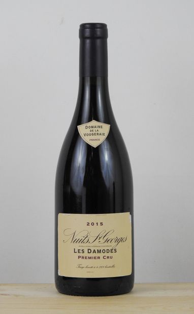 null 1 bouteille
Domaine de la Vougeraie - Nuits St. Georges - Les Damodes - 2015.
Usures...