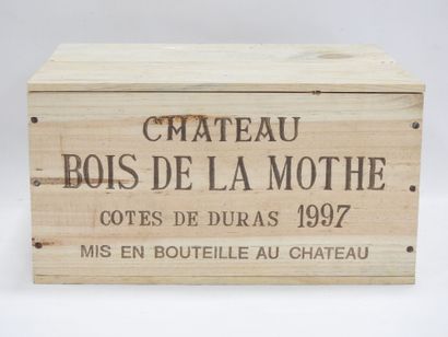 null 6 bottles Château Bois de Lamothe Côtes de Duras 1997. Wooden case