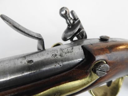 null FRANCE. Pistolet de cavalerie modèle AN XIII, monture en noyer, canon rond à...