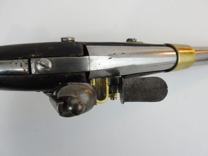 null FRANCE. Pistolet de cavalerie modèle 1816, monture en noyer, canon rond à pans...