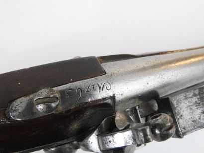 null FRANCE. Pistolet de cavalerie modèle 1763/66 à silex, monture en noyer, garnitures...