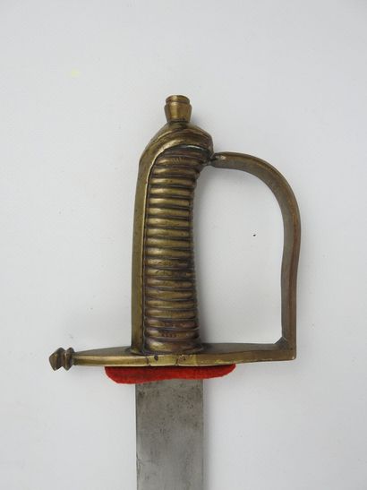 null FRANCE. Sabre briquet d'infanterie modèle 1767 à poignée en laiton moulé, lame...