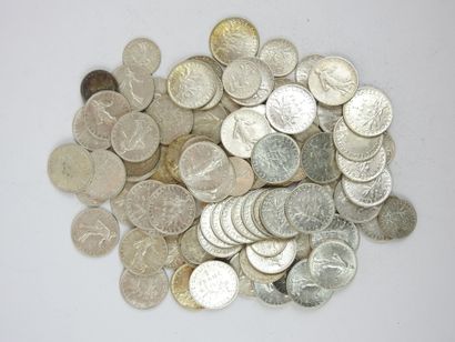 null FRANCE
Lot de monnaies argent 1 franc et 50 centimes période 1914-1919.
Poids...