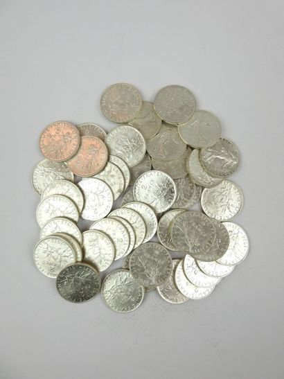null FRANCE
Lot de monnaies argent 2 francs période 1899 et 1914-1919.
Poids total...
