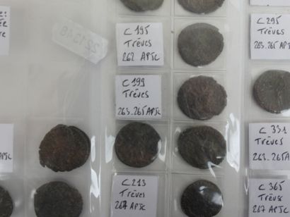 null Collection de 33 monnaies romaines type antoniniens en billon, de l'empereur...