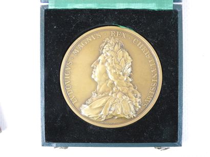 null MEDAILLES DE TABLE
Lot de 10 médailles dont Louis XIV d'après Mauger, Congrès...