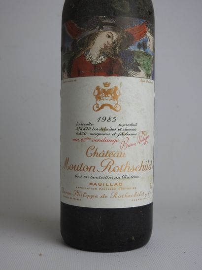 null 1 bouteille Chateau Mouton Rothschild 1985. Etiquette tâchée, niveau bas