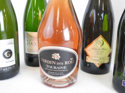 null 7 bouteilles vins pétillants et divers dont Champagne Michalet rosé, Vouvray...