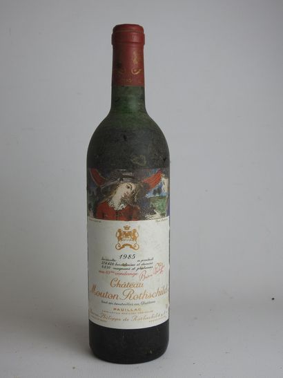 null 1 bouteille Chateau Mouton Rothschild 1985. Etiquette tâchée, niveau bas