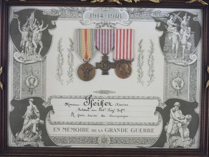 null DECORATIONS. FRANCE. Cadre contenant la croix du combattant, la médaille interalliée...