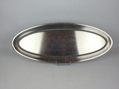 null LOT DE PLATRERIE en métal comprenant un plat torpilleur, un plat ovale creux...
