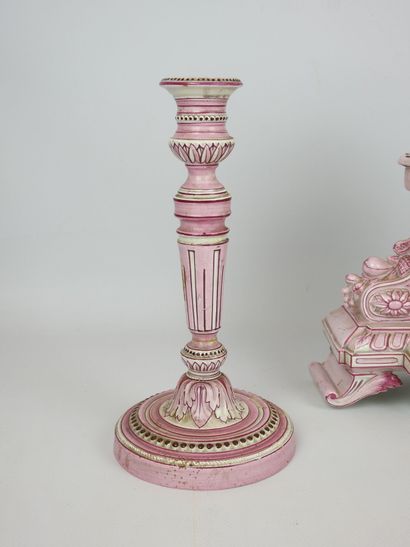 null GIEN : Garniture de cheminée de style Louis XVI en faïence polychrome à décor...