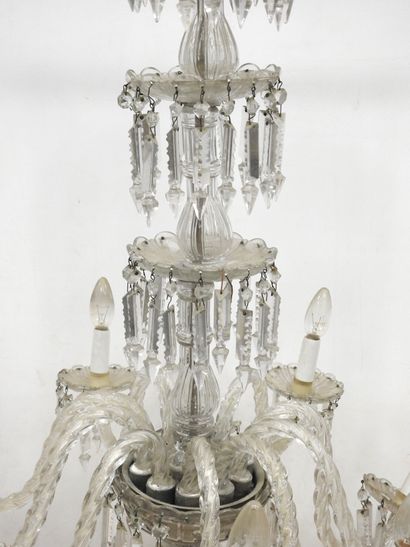 null BACCARAT : lustre à pampilles en cristal à dix bras de lumières. Fin du XIXe...